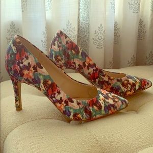 Cute spring time colored heels!